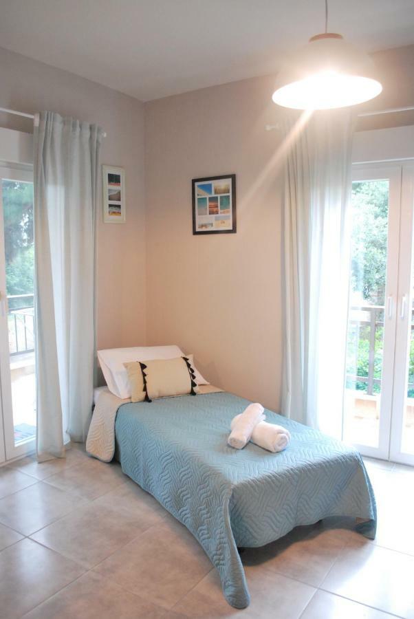 Cornelia Apartment PalaiónTsiflíkion Buitenkant foto